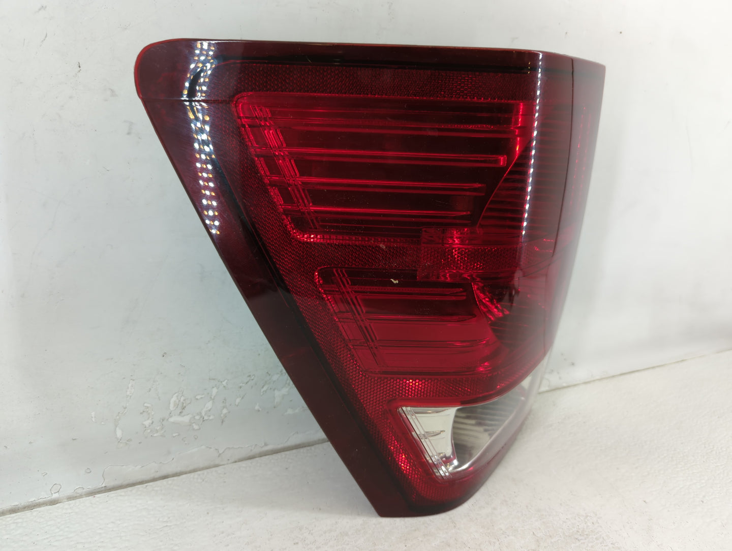 2007-2010 Jeep Grand Cherokee Tail Light Assembly Passenger Right OEM P/N:55079013AC Fits Fits 2007 2008 2009 2010 OEM Used 