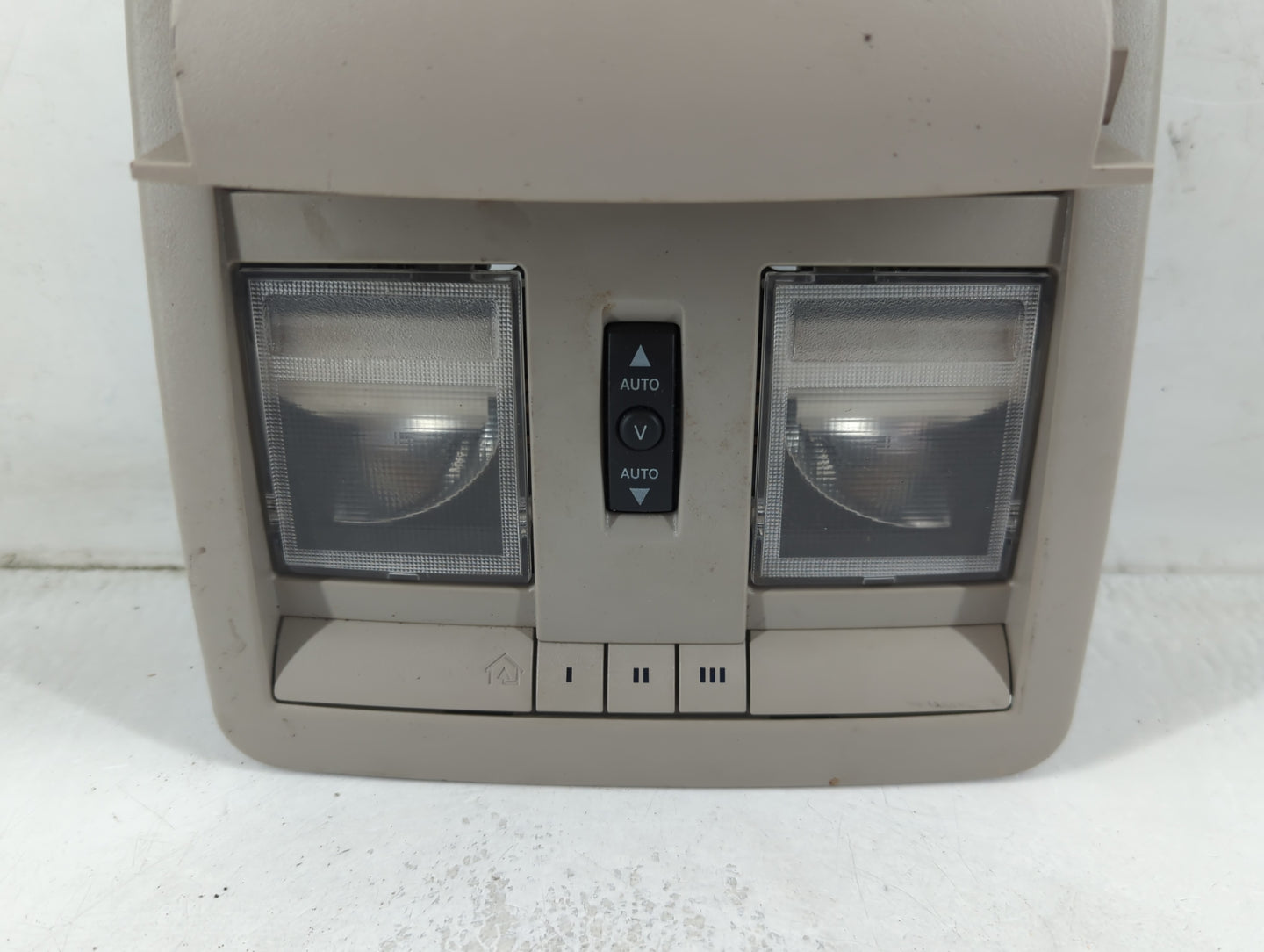 2010 Jeep Grand Cherokee Overhead Roof Console - Oemusedautoparts1.com