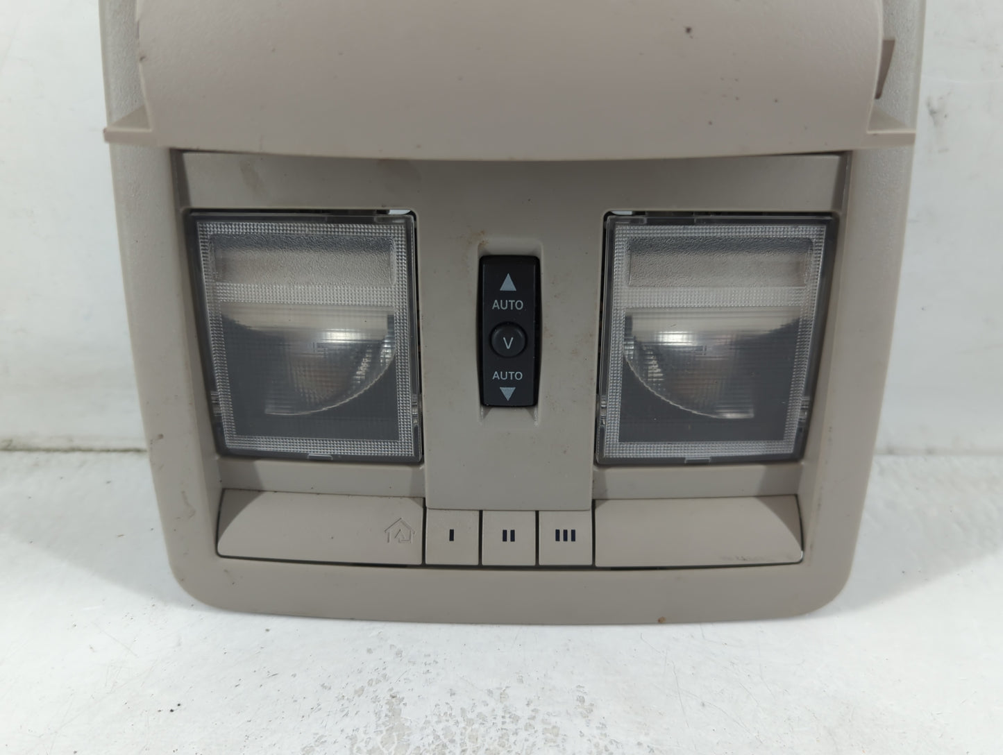 2010 Jeep Grand Cherokee Overhead Roof Console - Oemusedautoparts1.com