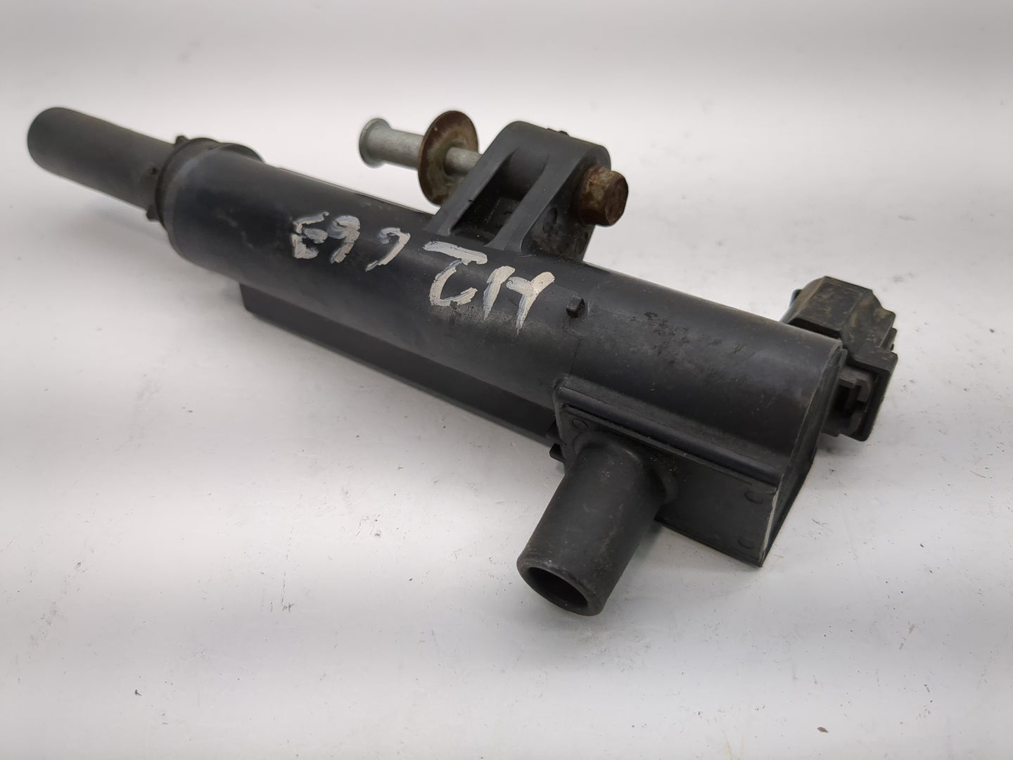 2009-2012 Jeep Liberty Ignition Coil Igniter Pack - Oemusedautoparts1.com