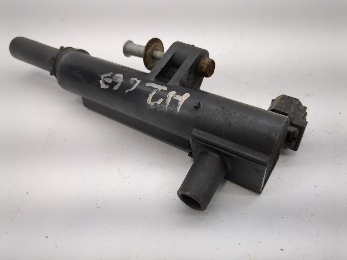 2009-2012 Jeep Liberty Ignition Coil Igniter Pack - Oemusedautoparts1.com