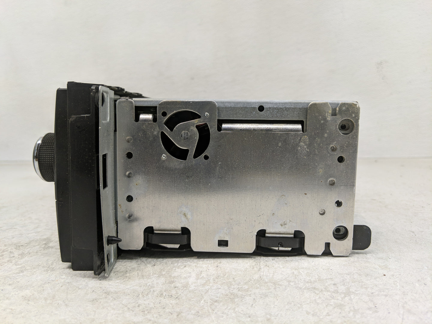 2009-2011 Jeep Liberty Radio AM FM Cd Player Receiver Replacement P/N:P05091117AC Fits Fits 2008 2009 2010 2011 OEM Used Aut