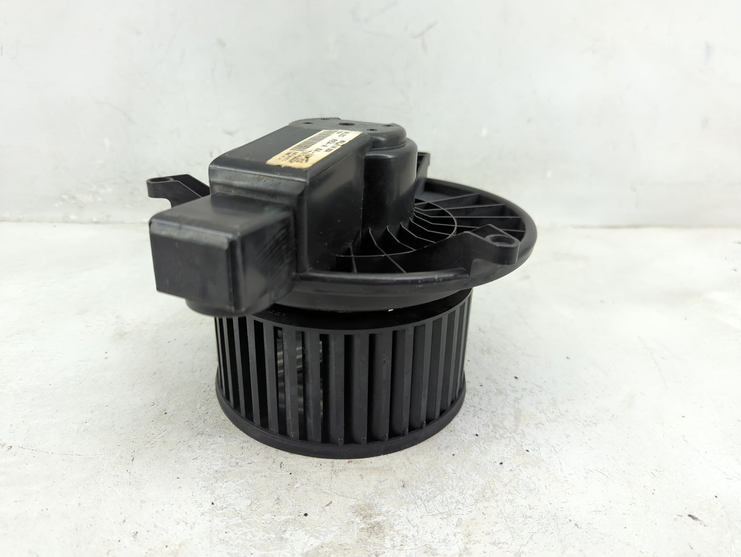 2010-2012 Jeep Liberty Rear Heater AC Blower Motor P/N:T1014406H Fits Fits 2010 2011 2012 OEM Used Auto Parts - Oemusedautop