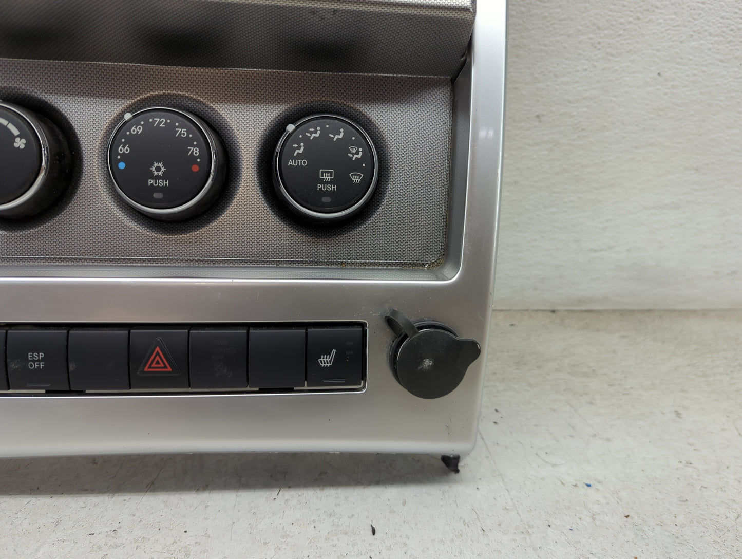 2010-2012 Jeep Liberty Climate Control Module Temperature AC/Heater Replacement P/N:P55111955AC Fits Fits 2010 2011 2012 OEM