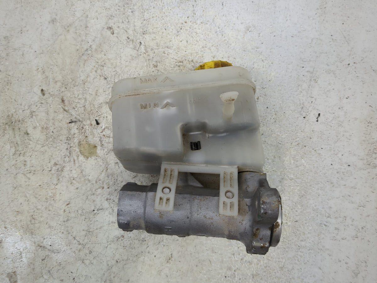2008-2011 Jeep Liberty Brake Master Cylinder 1513426 - Oemusedautoparts1.com