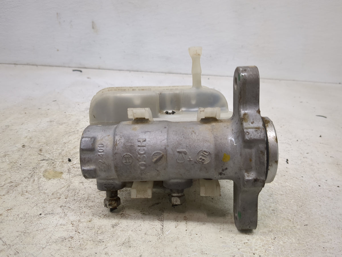 2008-2011 Jeep Liberty Brake Master Cylinder 1513426 - Oemusedautoparts1.com