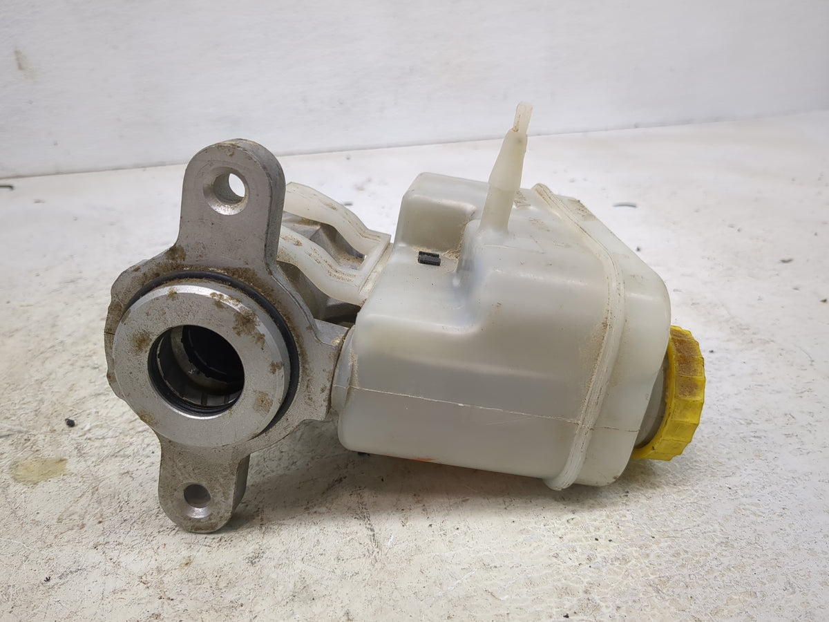2008-2011 Jeep Liberty Brake Master Cylinder 1513426 - Oemusedautoparts1.com