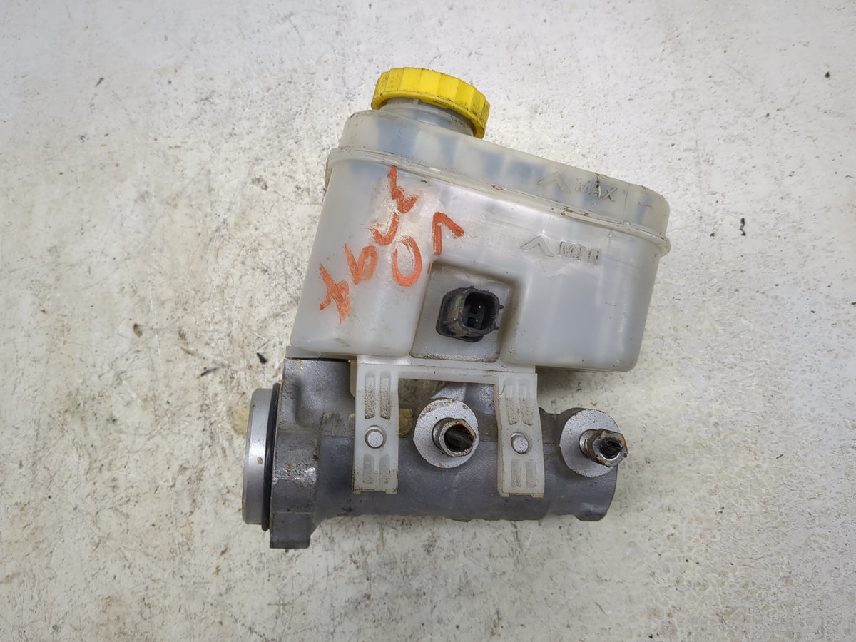 2008-2011 Jeep Liberty Brake Master Cylinder 1513426 - Oemusedautoparts1.com