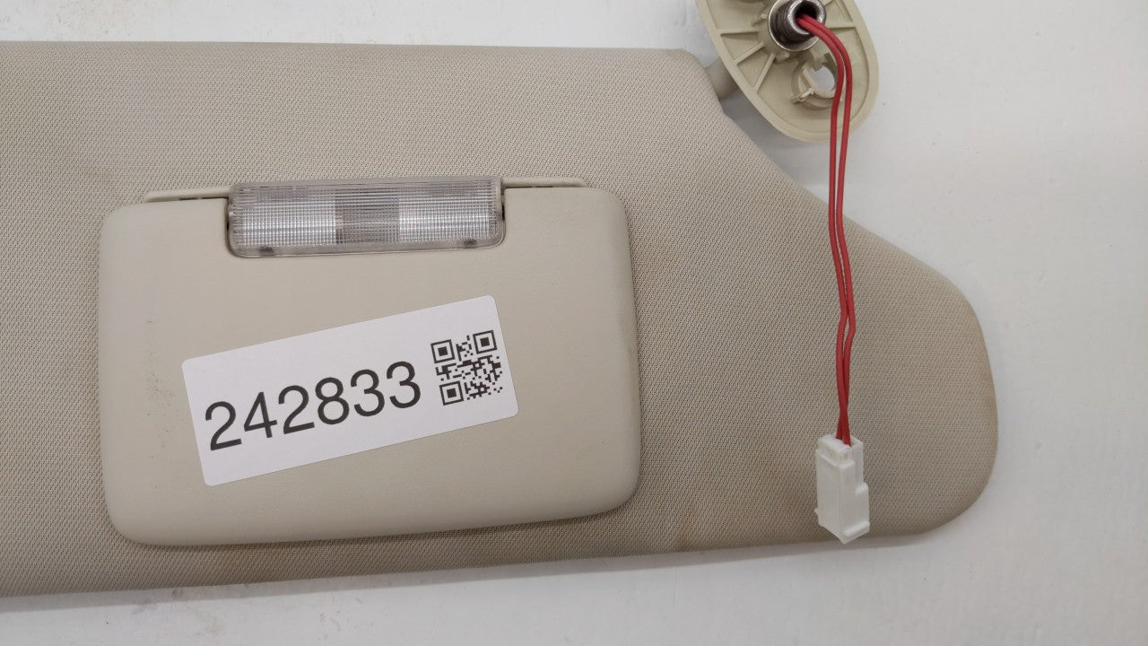 2008-2012 Jeep Liberty Sun Visor Shade Replacement Passenger Right Mirror Fits Fits 2008 2009 2010 2011 2012 OEM Used Auto P