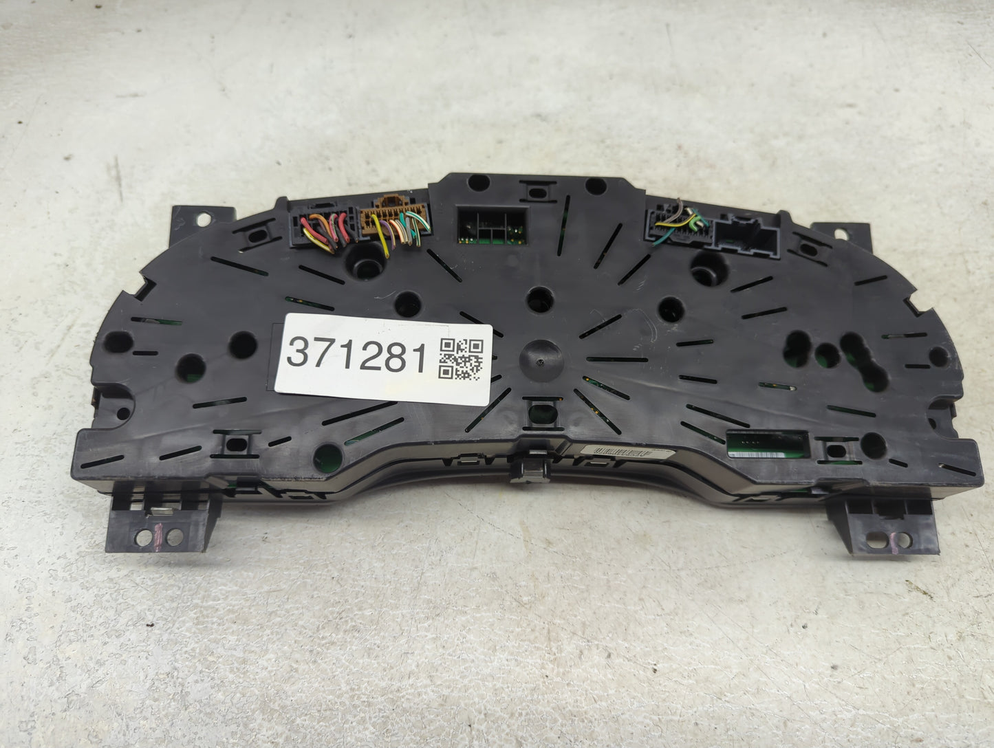 2010 Jeep Liberty Instrument Cluster Speedometer Gauges P/N:P05172860AE Miles: Fits OEM Used Auto Parts - Oemusedautoparts1.