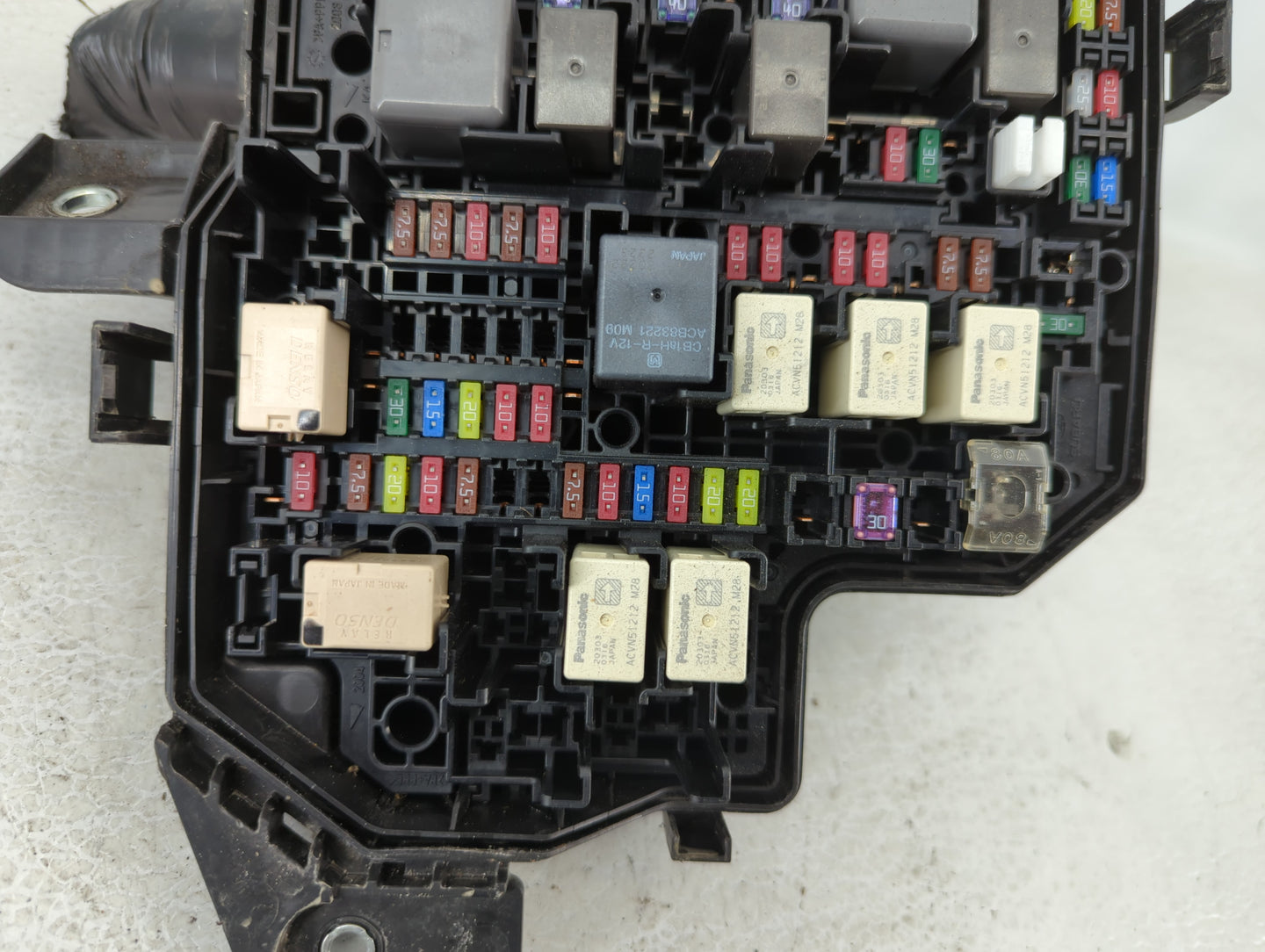 2010 Jeep Liberty Fusebox Fuse Box Relay Module Tipm >pp-td10<|8184 Ya1 - Oemusedautoparts1.com