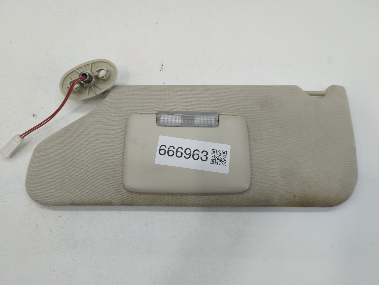 2008-2012 Jeep Liberty Sun Visor Shade Replacement Driver Left Mirror Fits Fits 2008 2009 2010 2011 2012 OEM Used Auto Parts