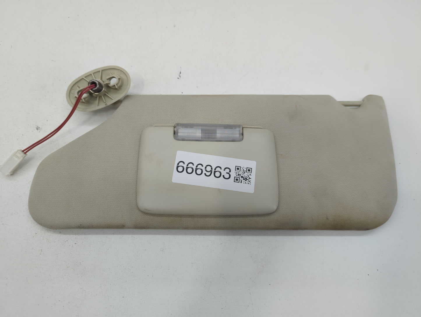 2008-2012 Jeep Liberty Sun Visor Shade Replacement Driver Left Mirror Fits Fits 2008 2009 2010 2011 2012 OEM Used Auto Parts