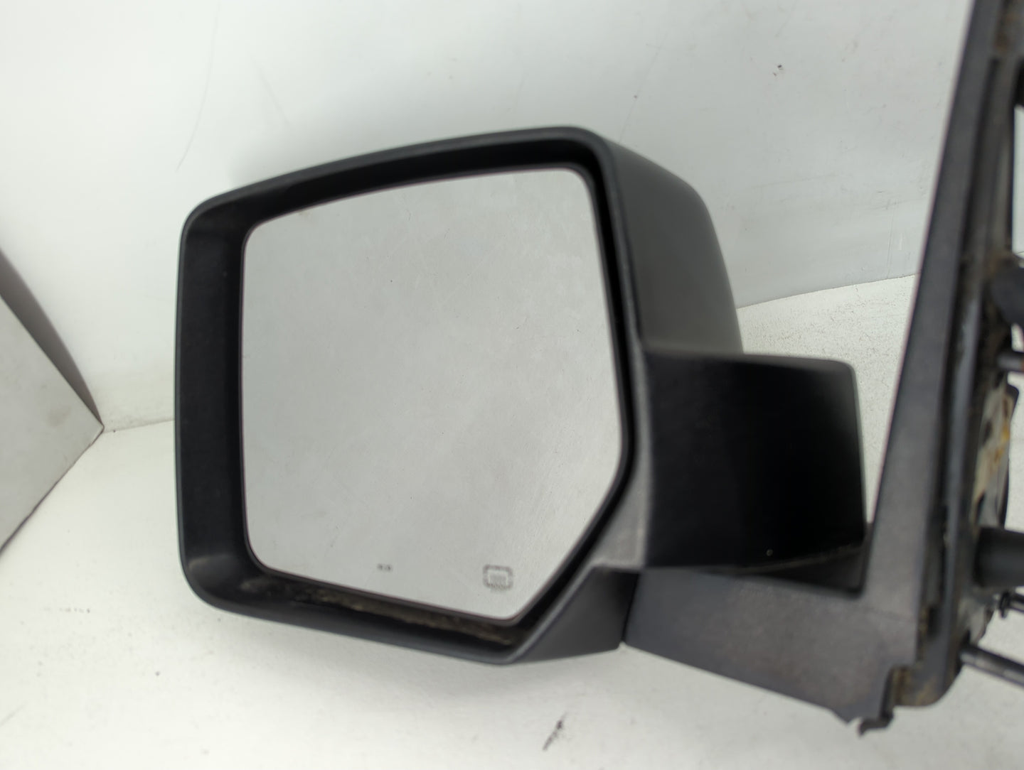 2008-2012 Jeep Liberty Driver Side View Mirror - Left Door Mirror OEM Used - Oemusedautoparts1.com