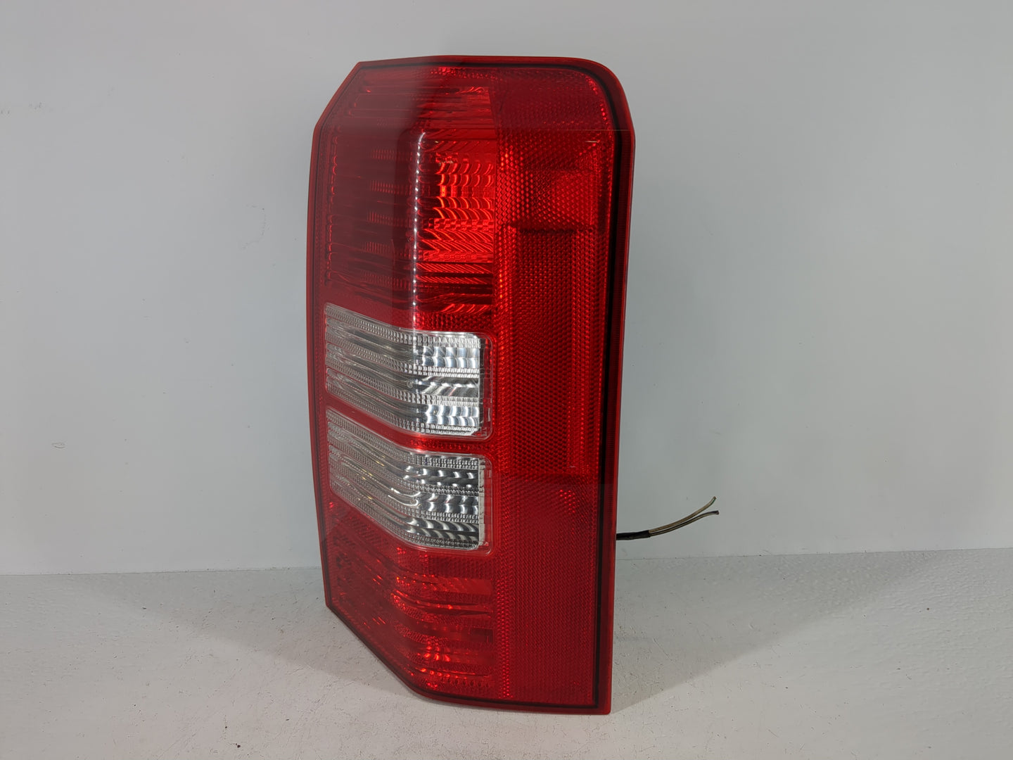 2008-2017 Jeep Patriot Tail Light Assembly Passenger Right OEM P/N:320342 Fits OEM Used Auto Parts - Oemusedautoparts1.com