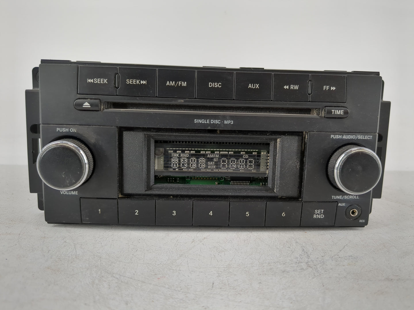 2007-2010 Jeep Patriot Radio AM FM Cd Player Receiver Replacement P/N:P05091111AC Fits Fits 2007 2008 2009 2010 OEM Used Aut