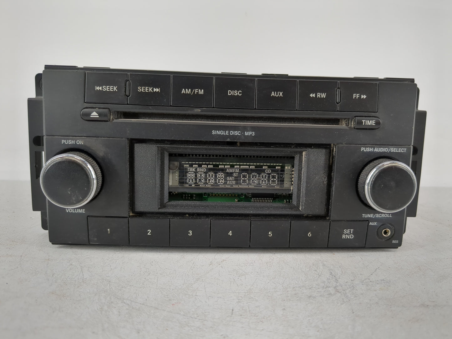 2007-2010 Jeep Patriot Radio AM FM Cd Player Receiver Replacement P/N:P05091111AC Fits Fits 2007 2008 2009 2010 OEM Used Aut