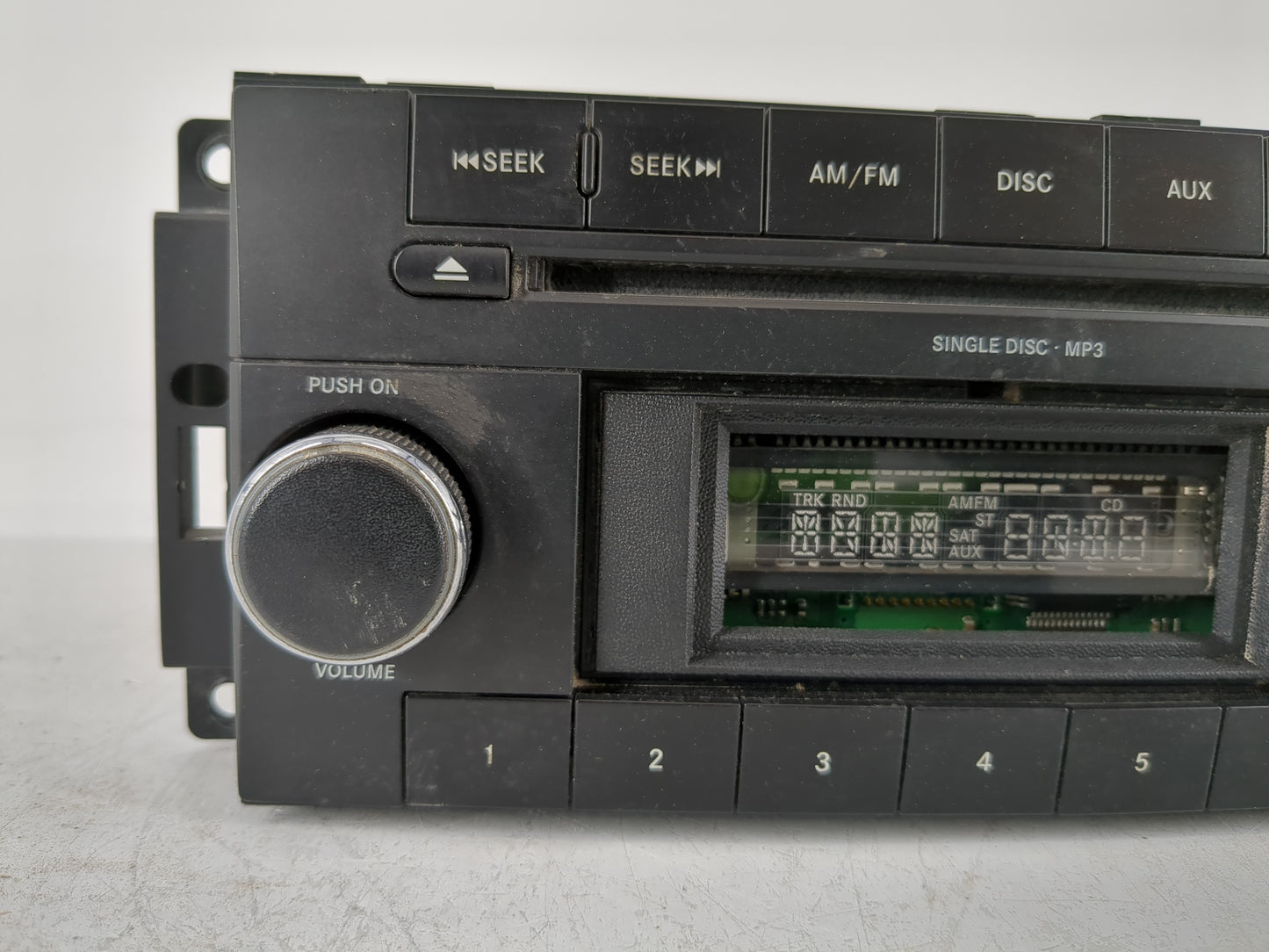 2007-2010 Jeep Patriot Radio AM FM Cd Player Receiver Replacement P/N:P05091111AC Fits Fits 2007 2008 2009 2010 OEM Used Aut