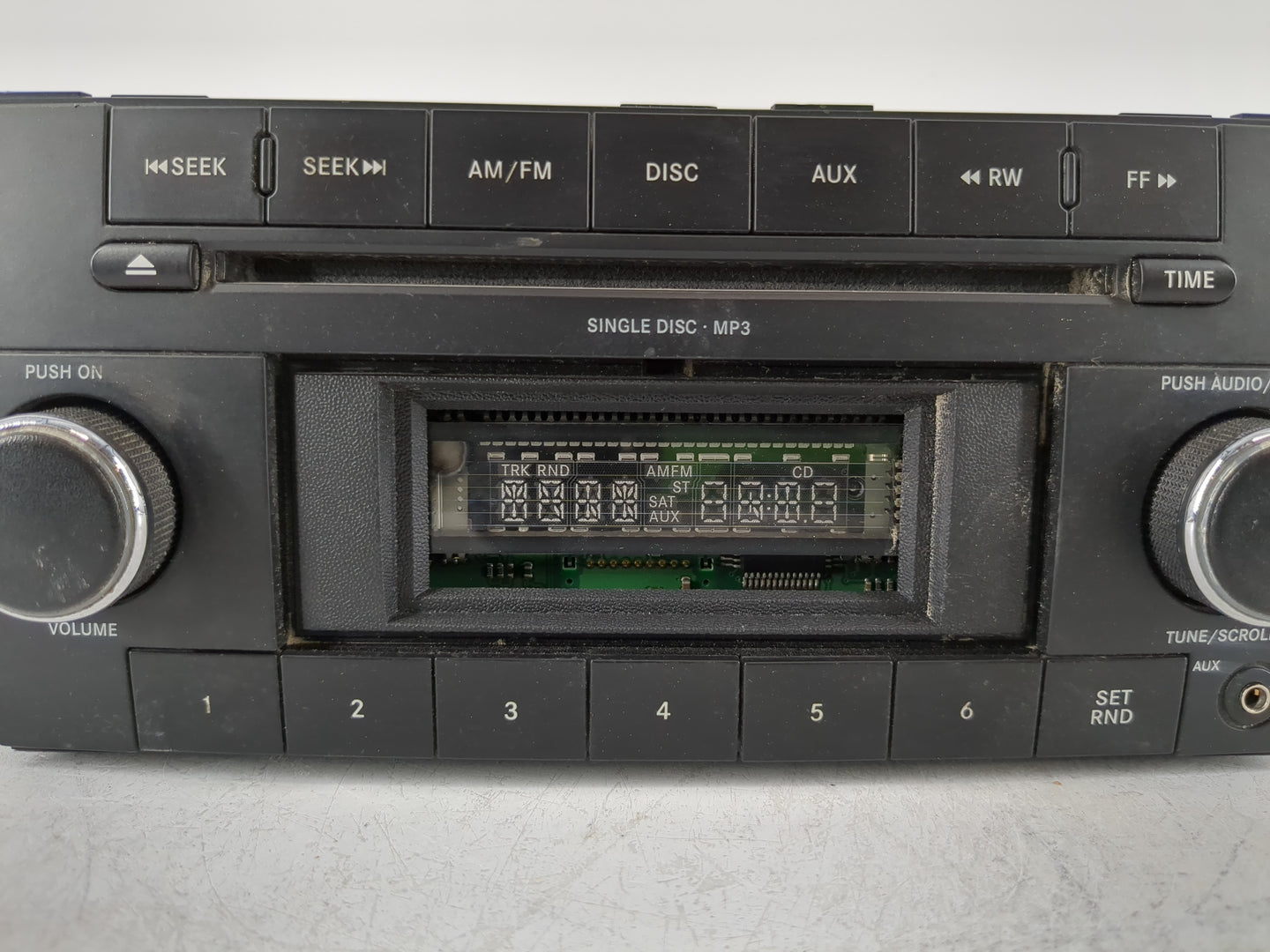 2007-2010 Jeep Patriot Radio AM FM Cd Player Receiver Replacement P/N:P05091111AC Fits Fits 2007 2008 2009 2010 OEM Used Aut