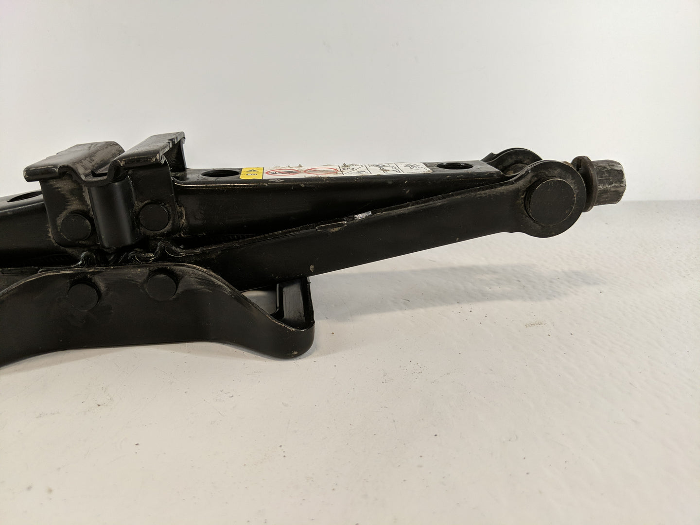 2010 Jeep Patriot Spare Scissor Car Jack - Oemusedautoparts1.com
