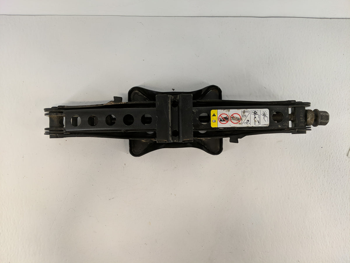 2010 Jeep Patriot Spare Scissor Car Jack - Oemusedautoparts1.com
