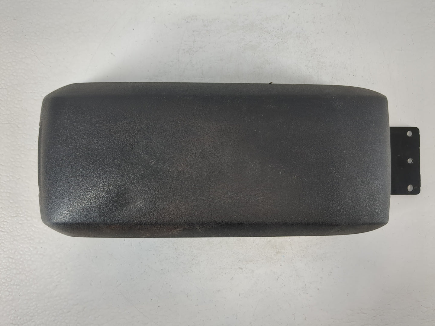 2009-2010 Jeep Patriot Center Console Armrest Cover Lid Fits Fits 2009 2010 OEM Used Auto Parts - Oemusedautoparts1.com