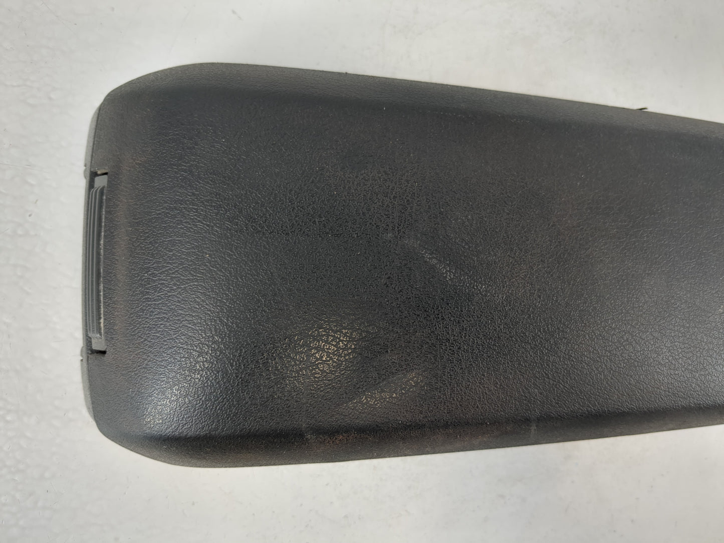 2009-2010 Jeep Patriot Center Console Armrest Cover Lid Fits Fits 2009 2010 OEM Used Auto Parts - Oemusedautoparts1.com