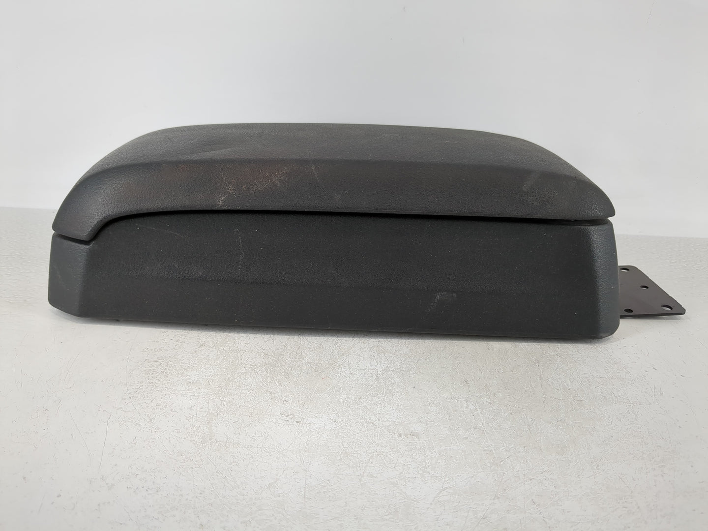 2009-2010 Jeep Patriot Center Console Armrest Cover Lid Fits Fits 2009 2010 OEM Used Auto Parts - Oemusedautoparts1.com