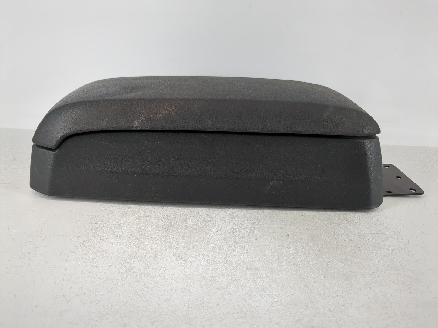2009-2010 Jeep Patriot Center Console Armrest Cover Lid Fits Fits 2009 2010 OEM Used Auto Parts - Oemusedautoparts1.com