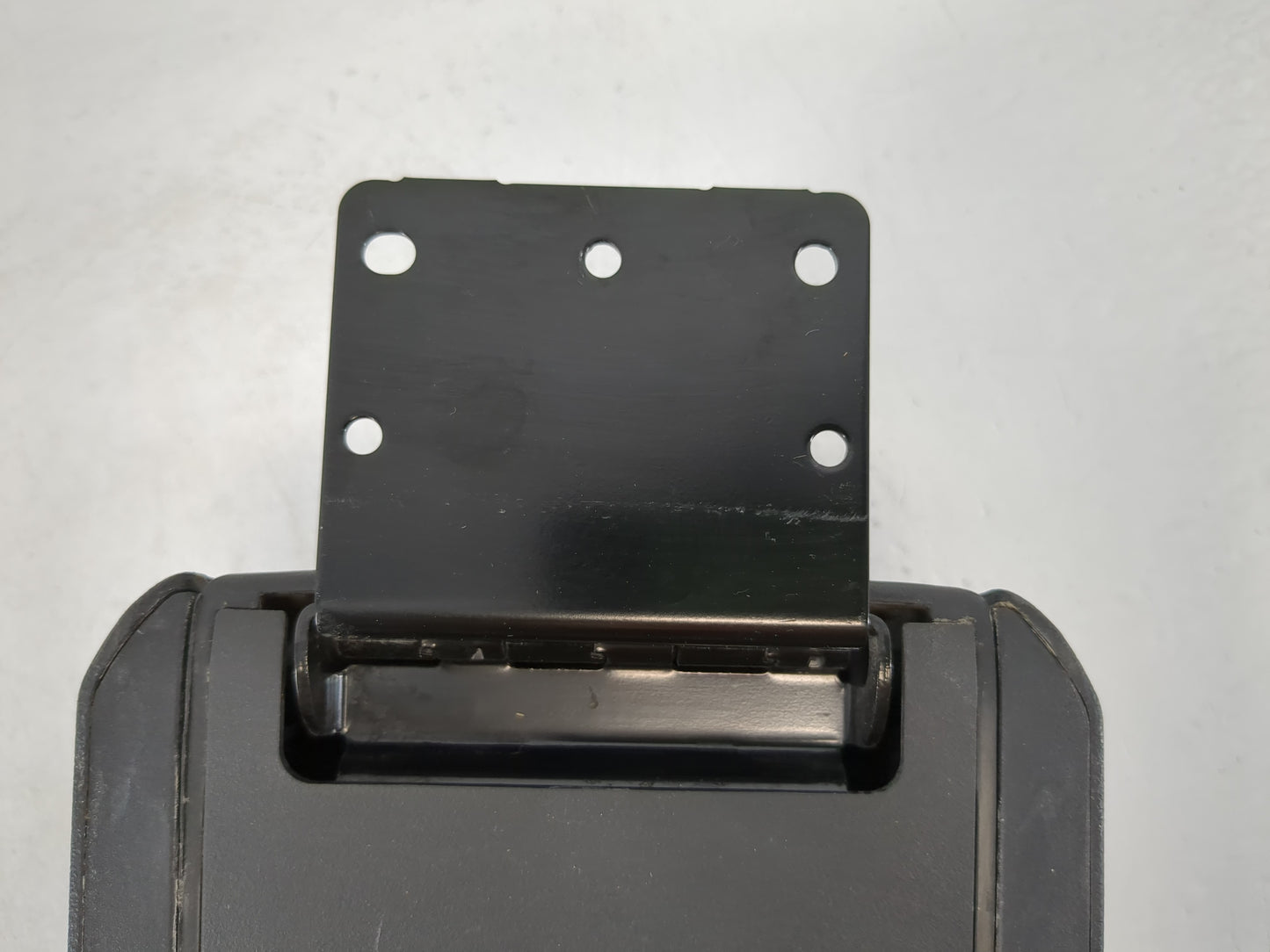 2009-2010 Jeep Patriot Center Console Armrest Cover Lid Fits Fits 2009 2010 OEM Used Auto Parts - Oemusedautoparts1.com