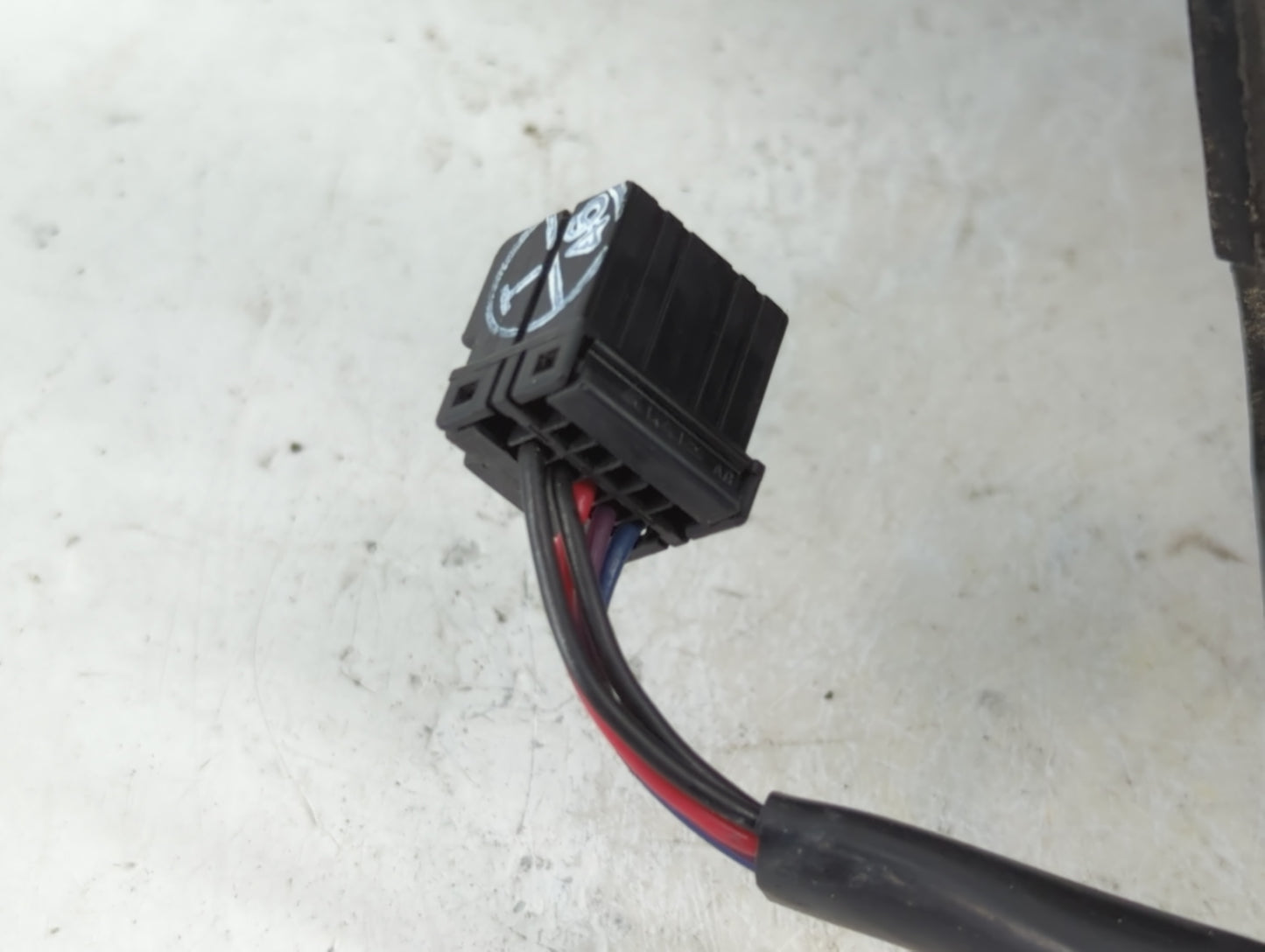 2007-2012 Jeep Patriot Driver Side View Mirror - Left Door Mirror OEM Used - Oemusedautoparts1.com