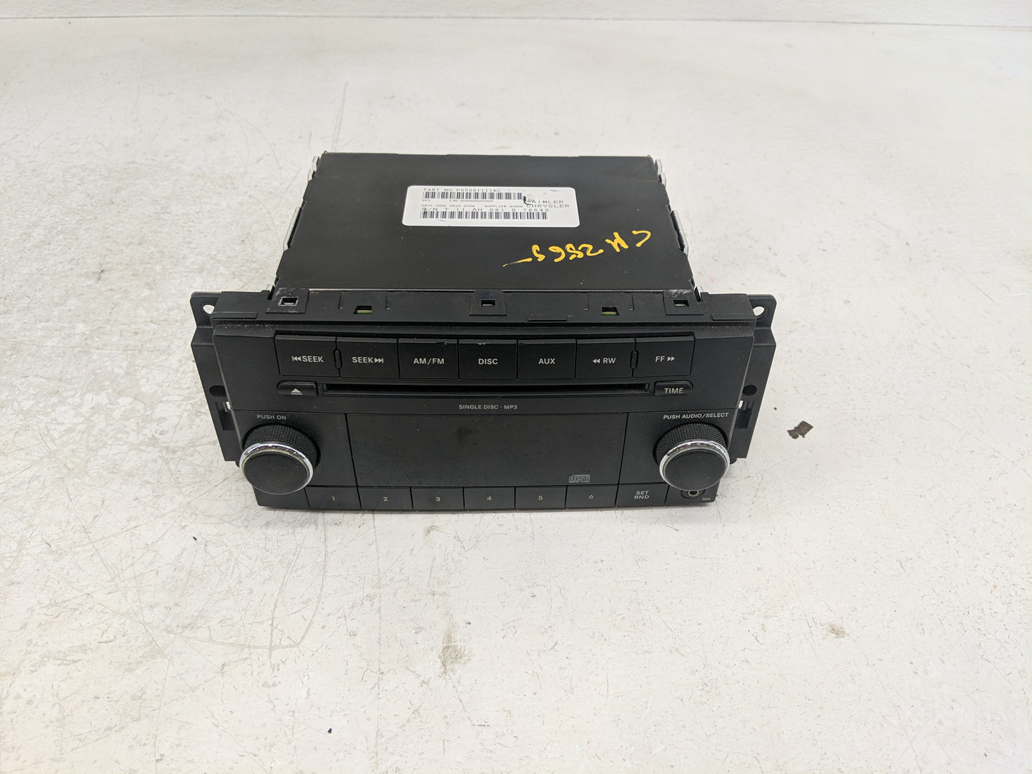 2009-2010 Jeep Patriot Radio AM FM Cd Player Receiver Replacement P/N:P05091111AC Fits Fits 2009 2010 OEM Used Auto Parts - 