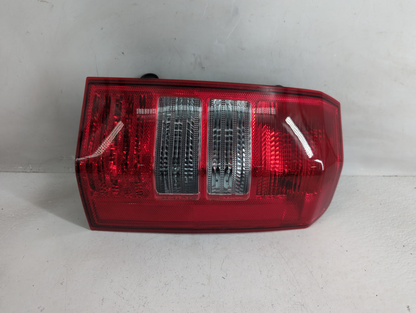 2008-2017 Jeep Patriot Tail Light Assembly Passenger Right OEM P/N:320342 Fits OEM Used Auto Parts - Oemusedautoparts1.com