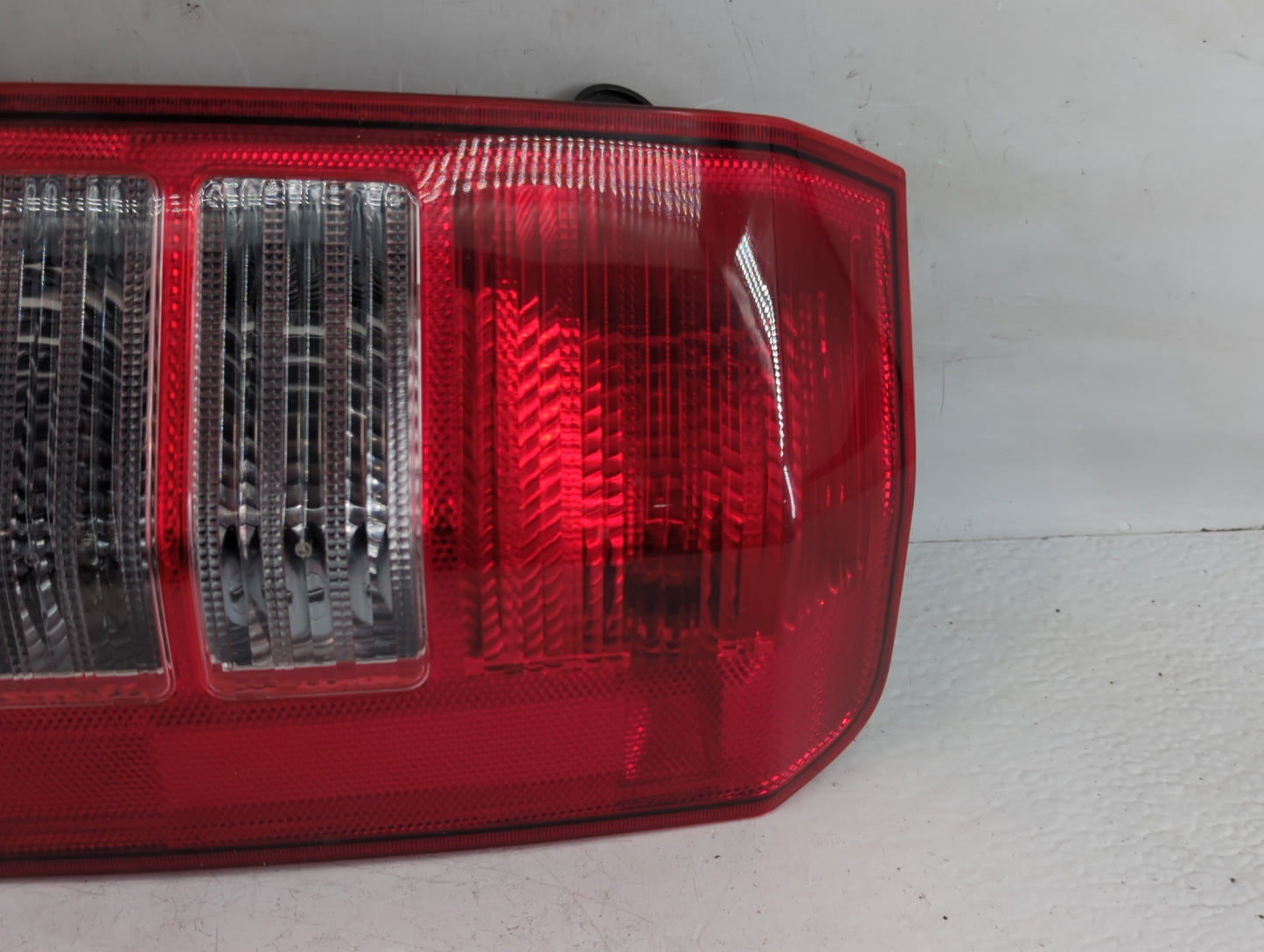 2008-2017 Jeep Patriot Tail Light Assembly Passenger Right OEM P/N:320342 Fits OEM Used Auto Parts - Oemusedautoparts1.com