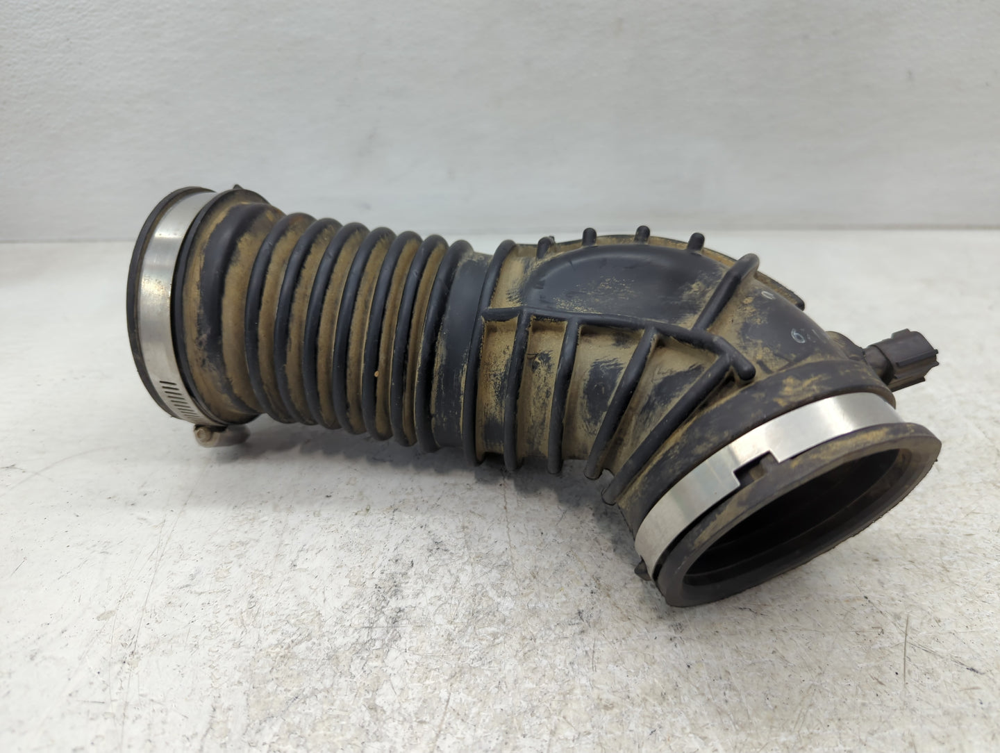 2010 Jeep Wrangler Air Cleaner Intake Duct Hose Tube - Oemusedautoparts1.com