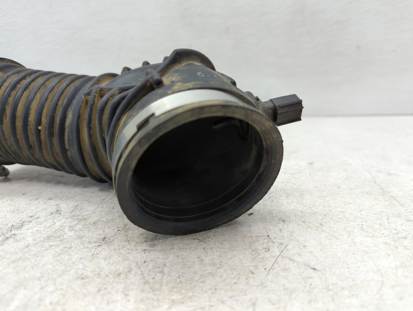 2010 Jeep Wrangler Air Cleaner Intake Duct Hose Tube - Oemusedautoparts1.com