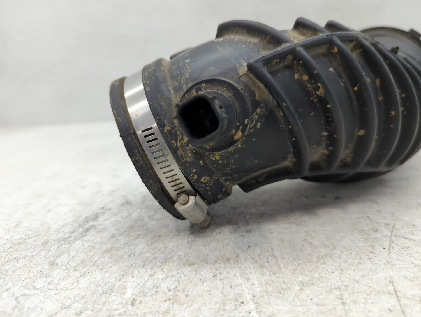 2010 Jeep Wrangler Air Cleaner Intake Duct Hose Tube - Oemusedautoparts1.com