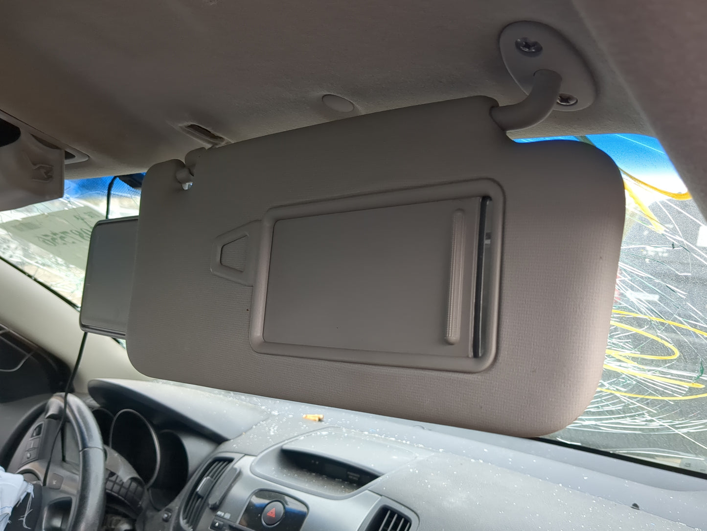 2010-2013 Kia Forte Sun Visor Shade Replacement Passenger Right Mirror Fits Fits 2010 2011 2012 2013 OEM Used Auto Parts - O