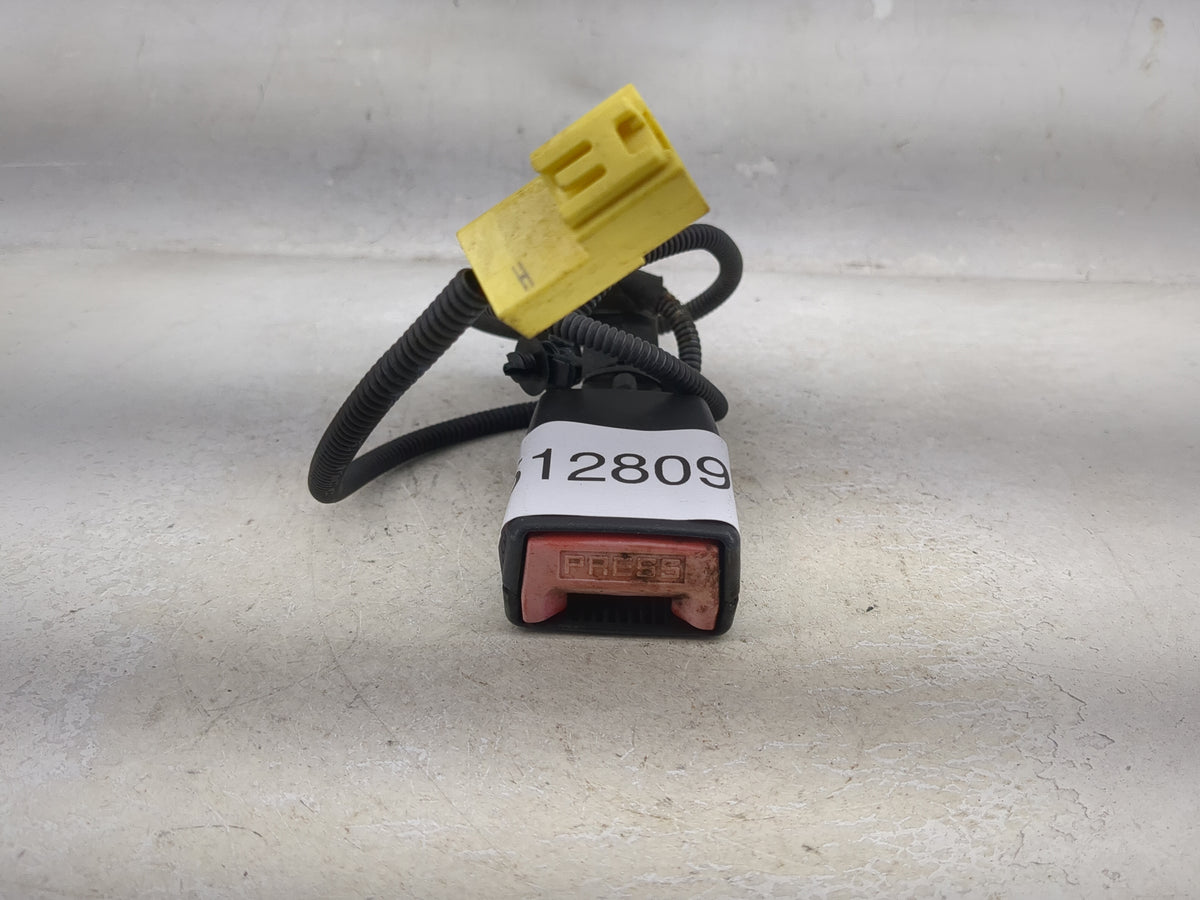2010-2010 Kia Forte Passenger Front Seatbelt Buckle 1512809 - Oemusedautoparts1.com