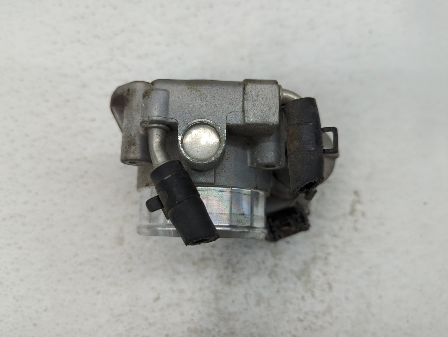 2010-2013 Kia Forte Throttle Body P/N:35100-2G200 Fits Fits 2010 2011 2012 2013 OEM Used Auto Parts - Oemusedautoparts1.com