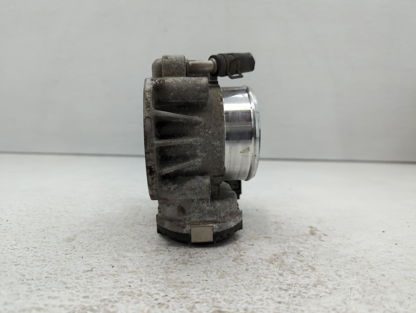 2010-2013 Kia Forte Throttle Body P/N:35100-2G200 Fits Fits 2010 2011 2012 2013 OEM Used Auto Parts - Oemusedautoparts1.com