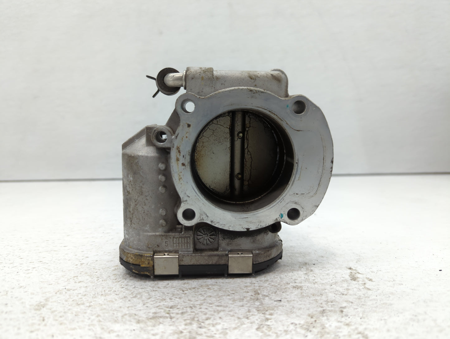 2010-2013 Kia Forte Throttle Body P/N:35100-2G200 Fits Fits 2010 2011 2012 2013 OEM Used Auto Parts - Oemusedautoparts1.com