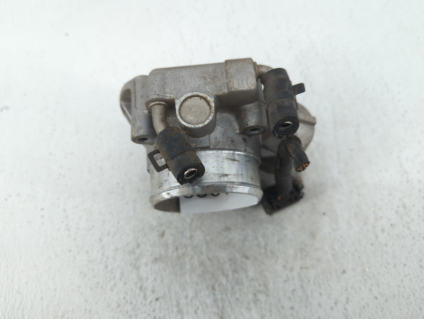 2010-2013 Kia Forte Throttle Body P/N:35100-2G200 Fits Fits 2010 2011 2012 2013 OEM Used Auto Parts - Oemusedautoparts1.com