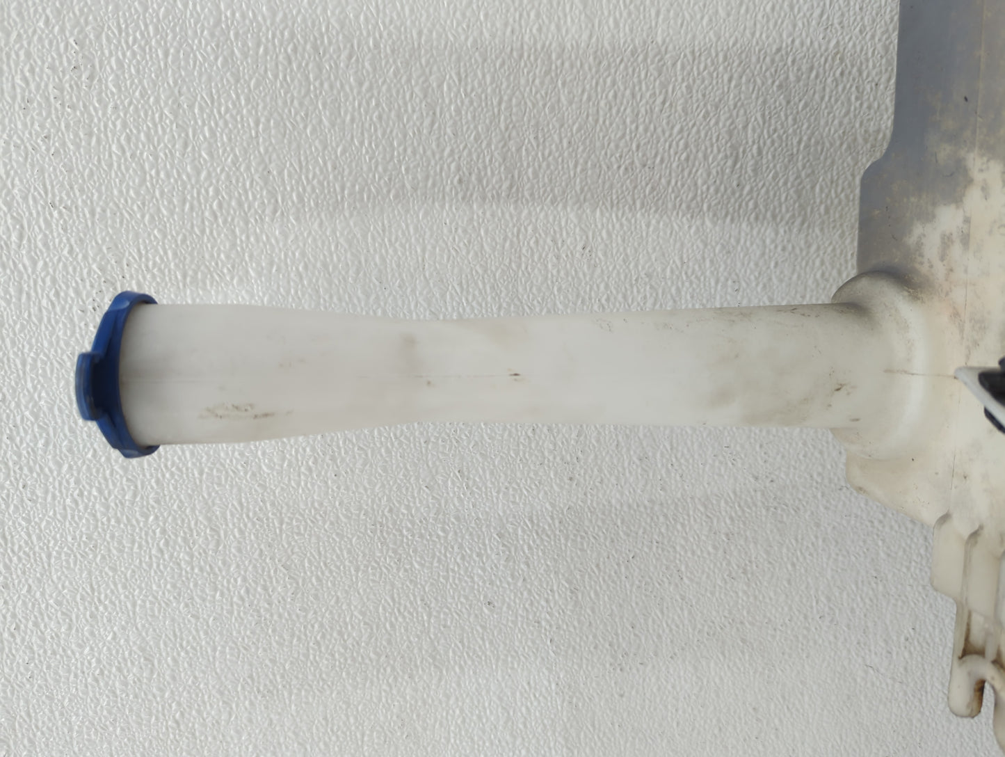 2010-2010 Kia Forte Windshield Washer Fluid Reservoir Bottle Oem - Oemusedautoparts1.com