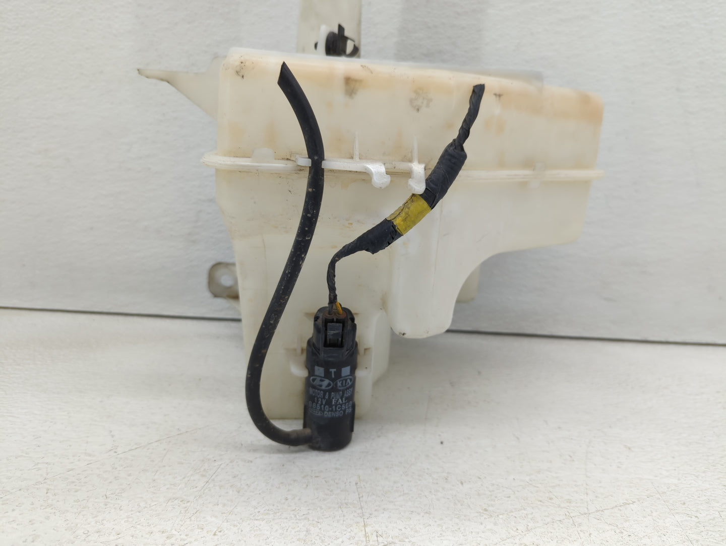 2010-2010 Kia Forte Windshield Washer Fluid Reservoir Bottle Oem - Oemusedautoparts1.com