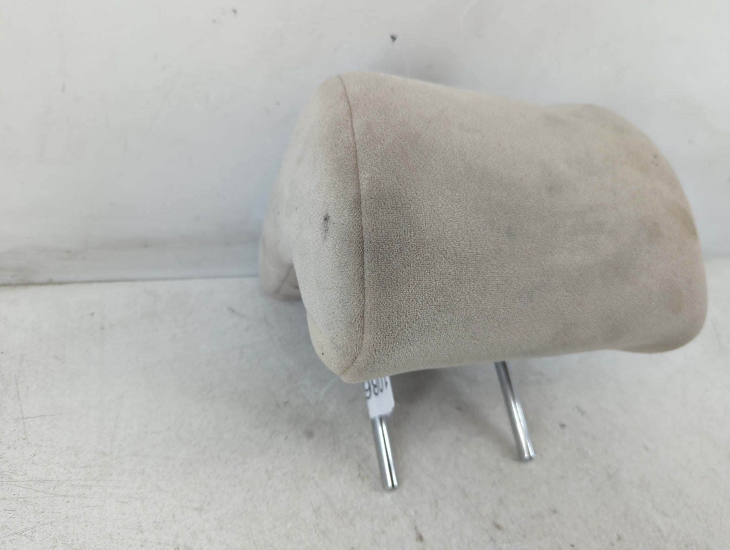 2009-2010 Kia Optima Headrest Head Rest Rear Center Seat Fits Fits 2009 2010 OEM Used Auto Parts - Oemusedautoparts1.com