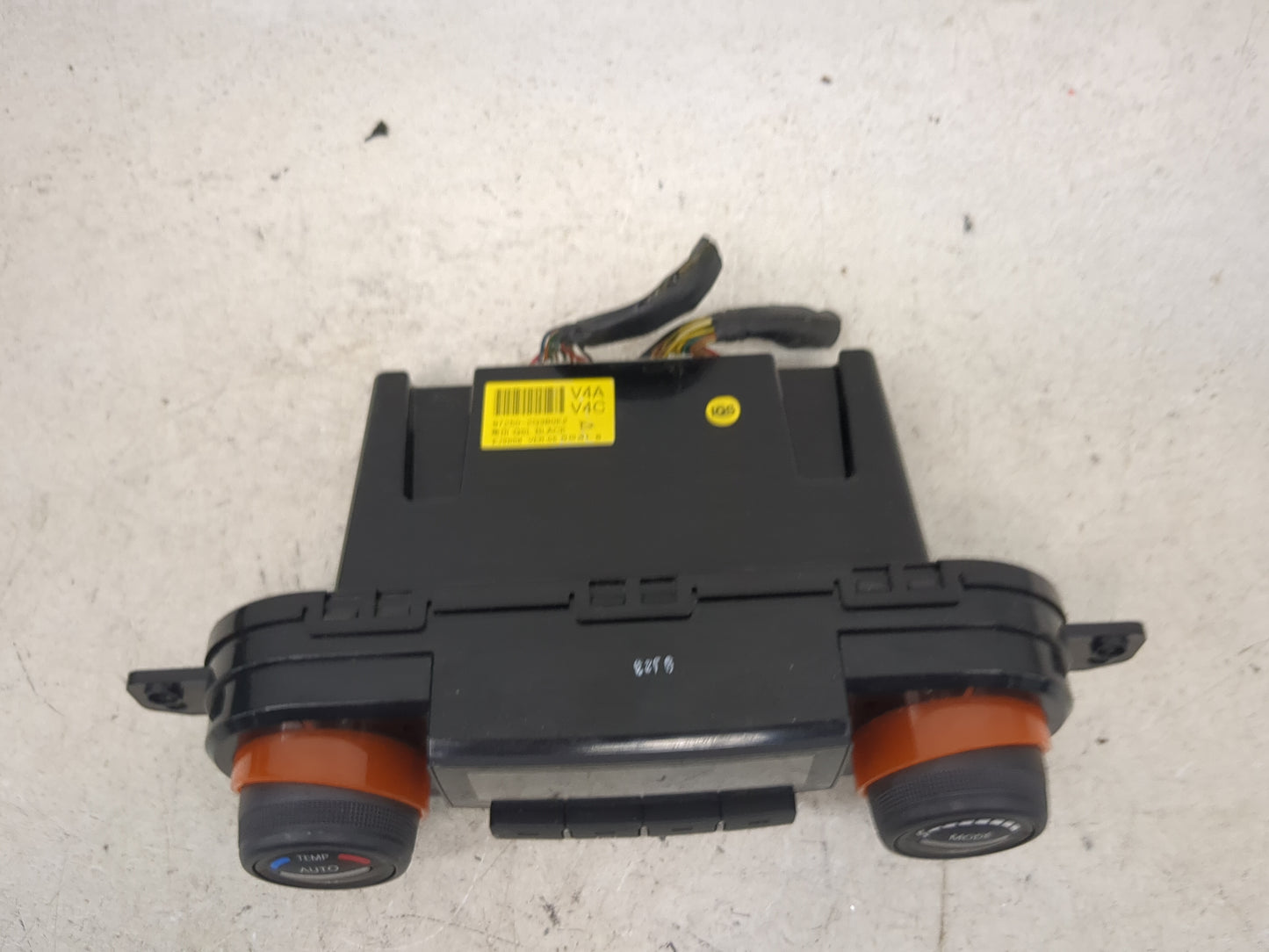 2009-2010 Kia Optima Climate Control Module Temperature AC/Heater Replacement P/N:97250-2G380K2 Fits Fits 2009 2010 OEM Used