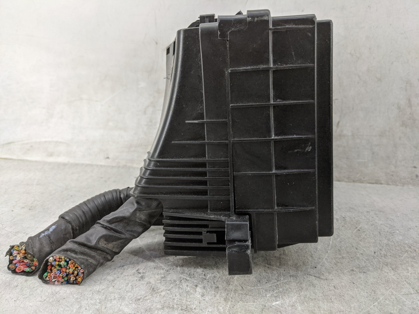 2009-2010 Kia Optima Fusebox Fuse Box Panel Relay Module P/N:91950-2G690 Fits Fits 2009 2010 OEM Used Auto Parts - Oemusedau