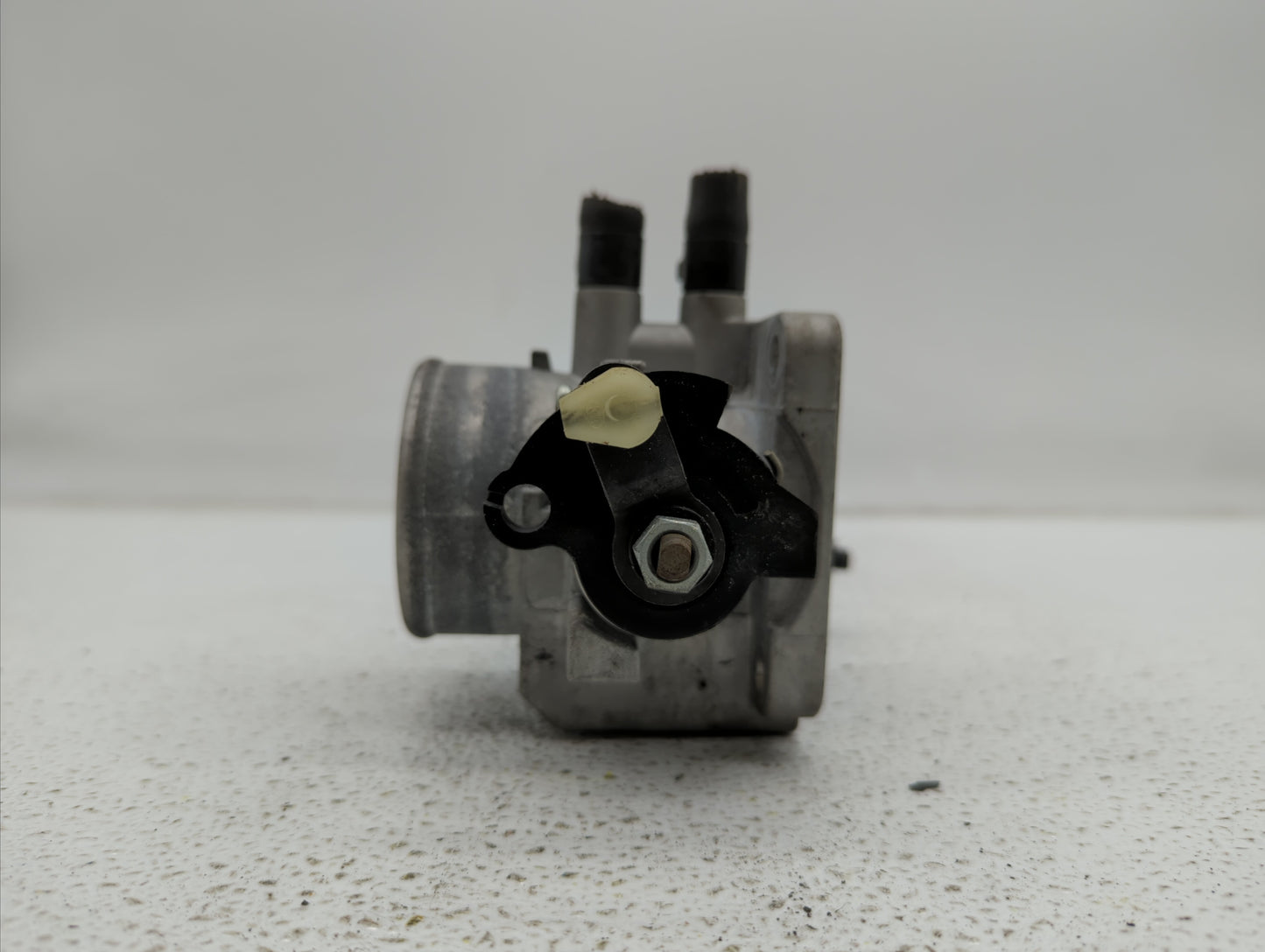 2006-2011 Kia Rio Throttle Body P/N:35170-26900 35100-26860 Fits Fits 2006 2007 2008 2009 2010 2011 OEM Used Auto Parts - Oe