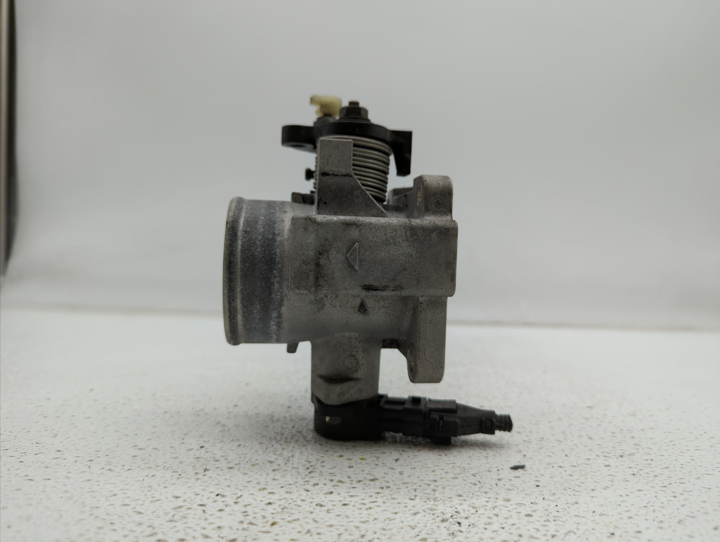 2006-2011 Kia Rio Throttle Body P/N:35170-26900 35100-26860 Fits Fits 2006 2007 2008 2009 2010 2011 OEM Used Auto Parts - Oe